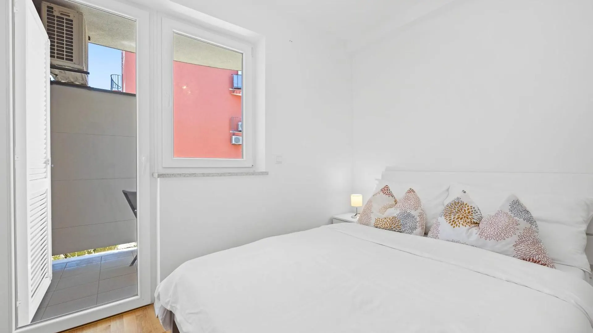 Charming White Apartment With Balcony And Parking Rovinj Croatia