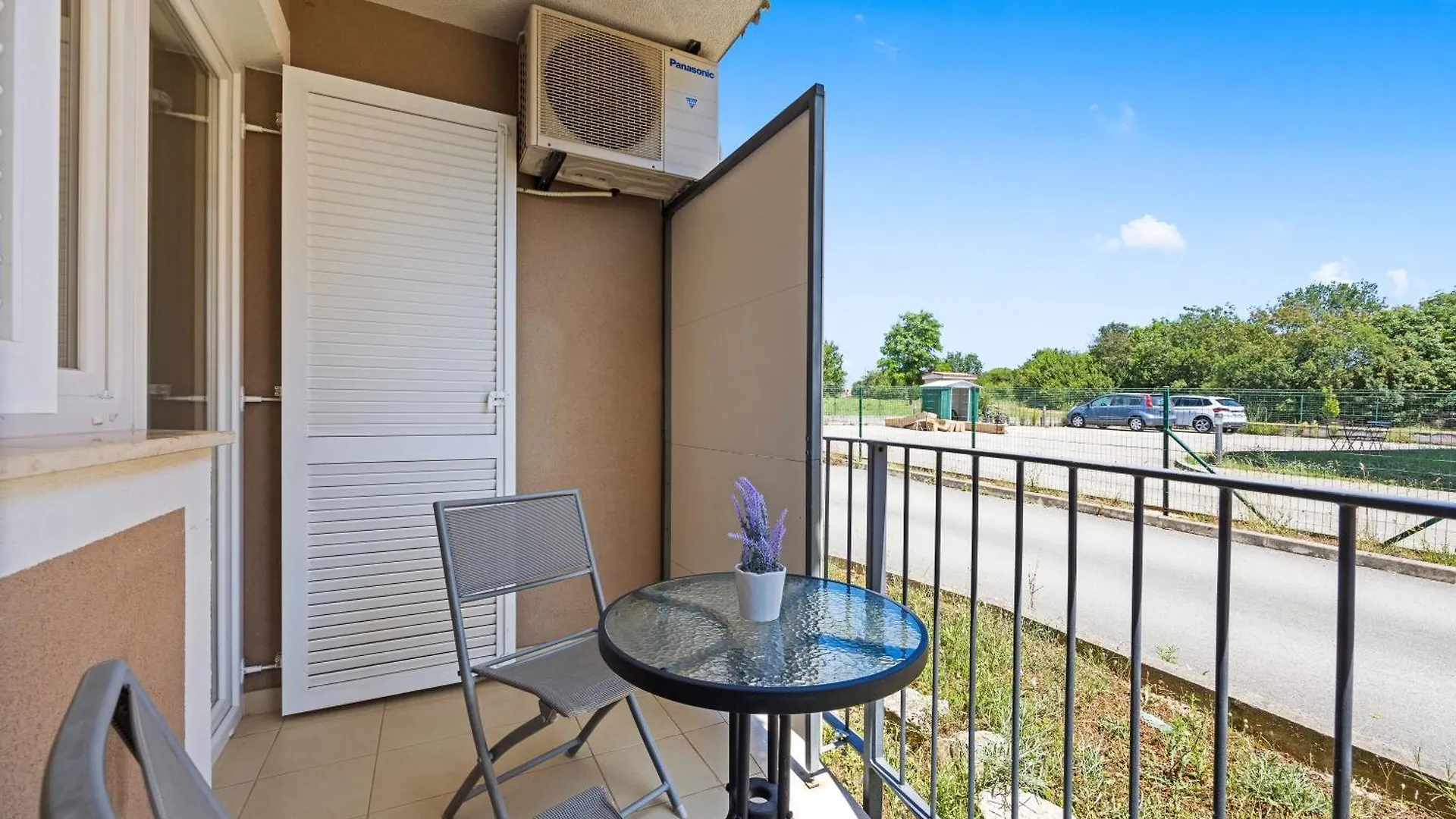 Charming White Apartment With Balcony And Parking Rovinj 0*,